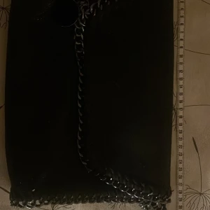 väska - stella mc inspirerand väska🖤🖤