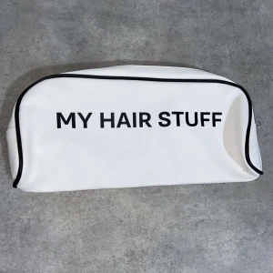Förvaringspåse Hair Stuff - Har använt det en gång, annars det i fin skick (Har andra i make up förvaring och annat)💗