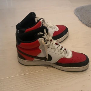 Skor - Säljer mina Nike skor som knappt är använda 