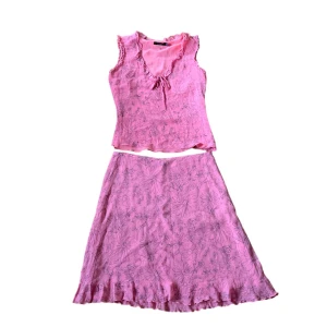 Set - Superfint set i blommigt mönster. 