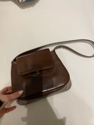 Väska - Väska från asos! Köpt för 279kr. Frakt tillkommer 