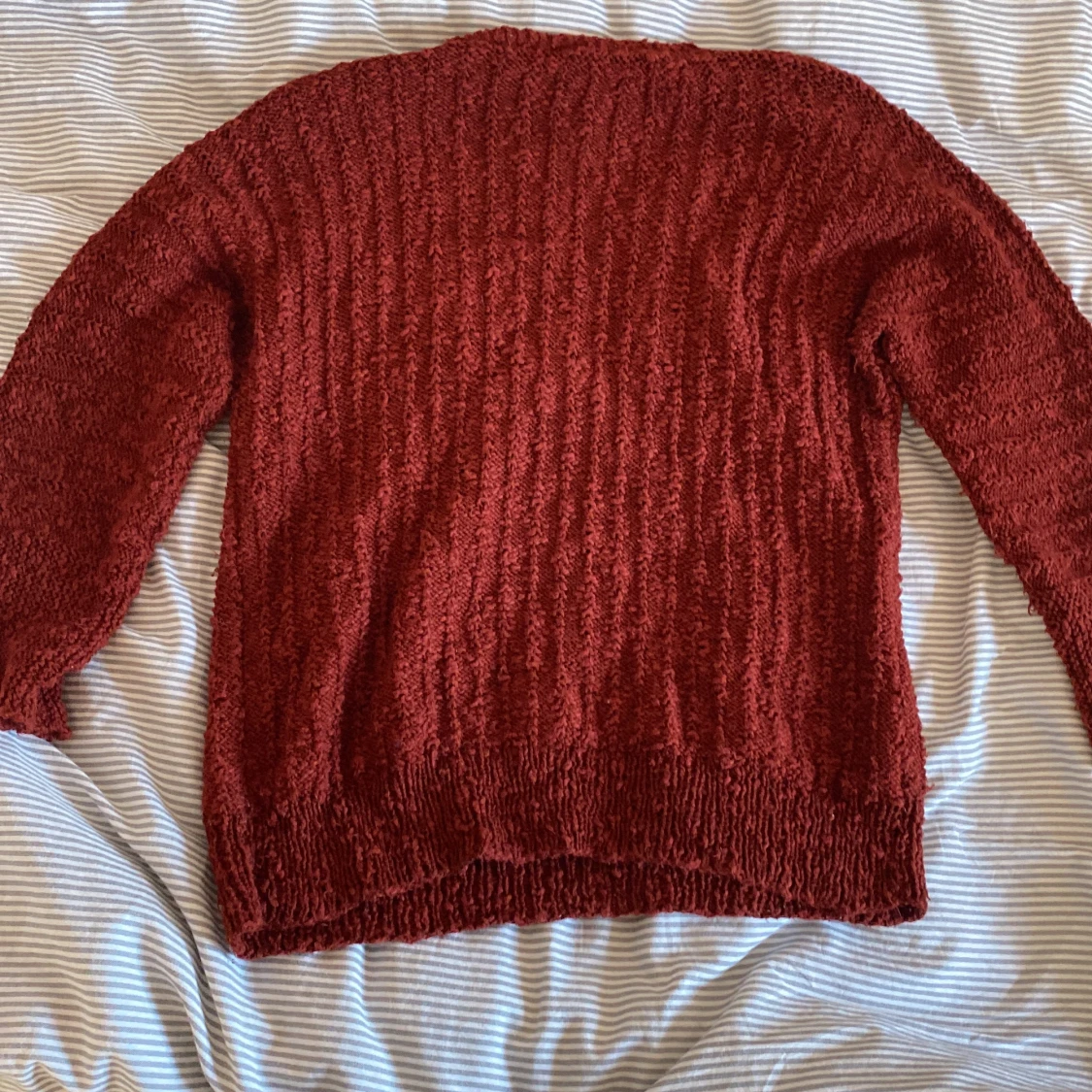 Röd stickad tröja - 91