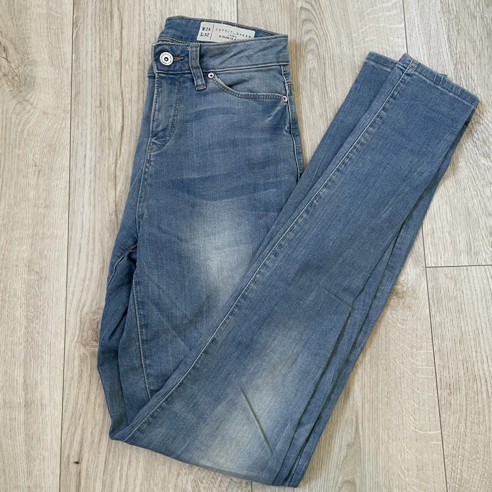 blåa jeans från esprit, storlek 24/32!. Jeans & Byxor.