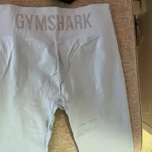 Säljer mina Gymshark byxor. Dessa är knappt använda eftersom jag haft denna modell i fler färger. 