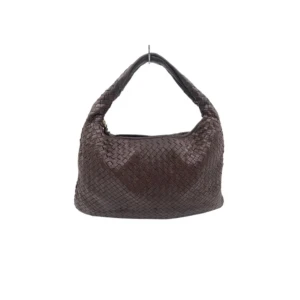 Bottega veneta väska - Intressekoll på min bottega veneta väska 🤎🤎🤎 Material: Läder, B38cm x H26cm. Inga skambud tack! 