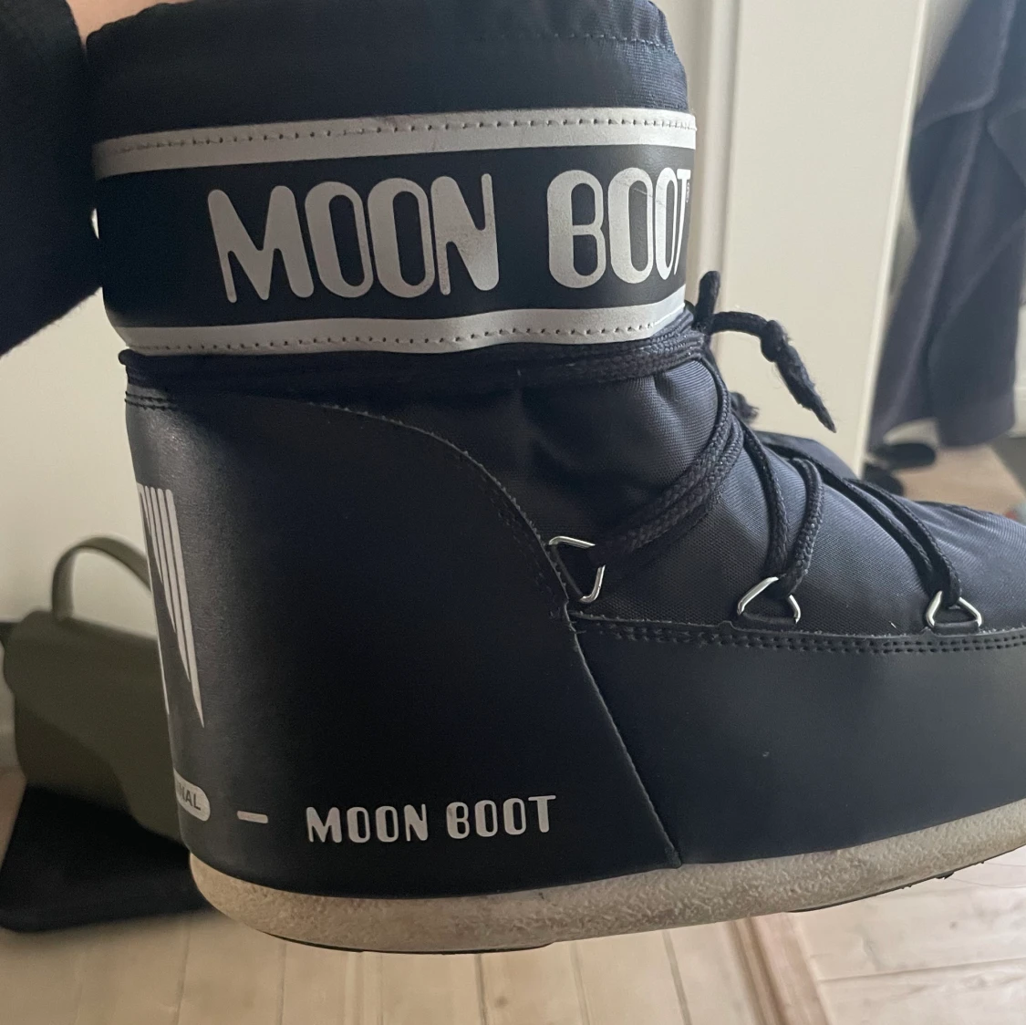 Moonboots 🖤 - 91