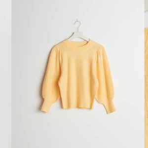 Stickad topp - Jätte fin sticka topp från Gina köpt för 329 kr säljer för 85kr💕