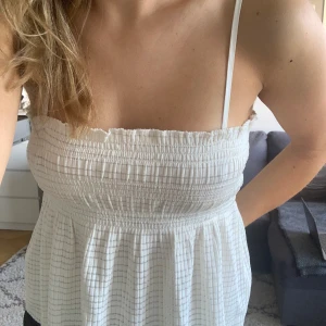 Vitt fint linne - Superfint linne från mango! Sitter så fint på! Inte för lång 