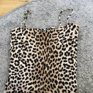 Gina linne - Superfint Gina linne som jag köpte 2019, vet inte om modellen finns kvar  . Frakt tillkommer på 16kr