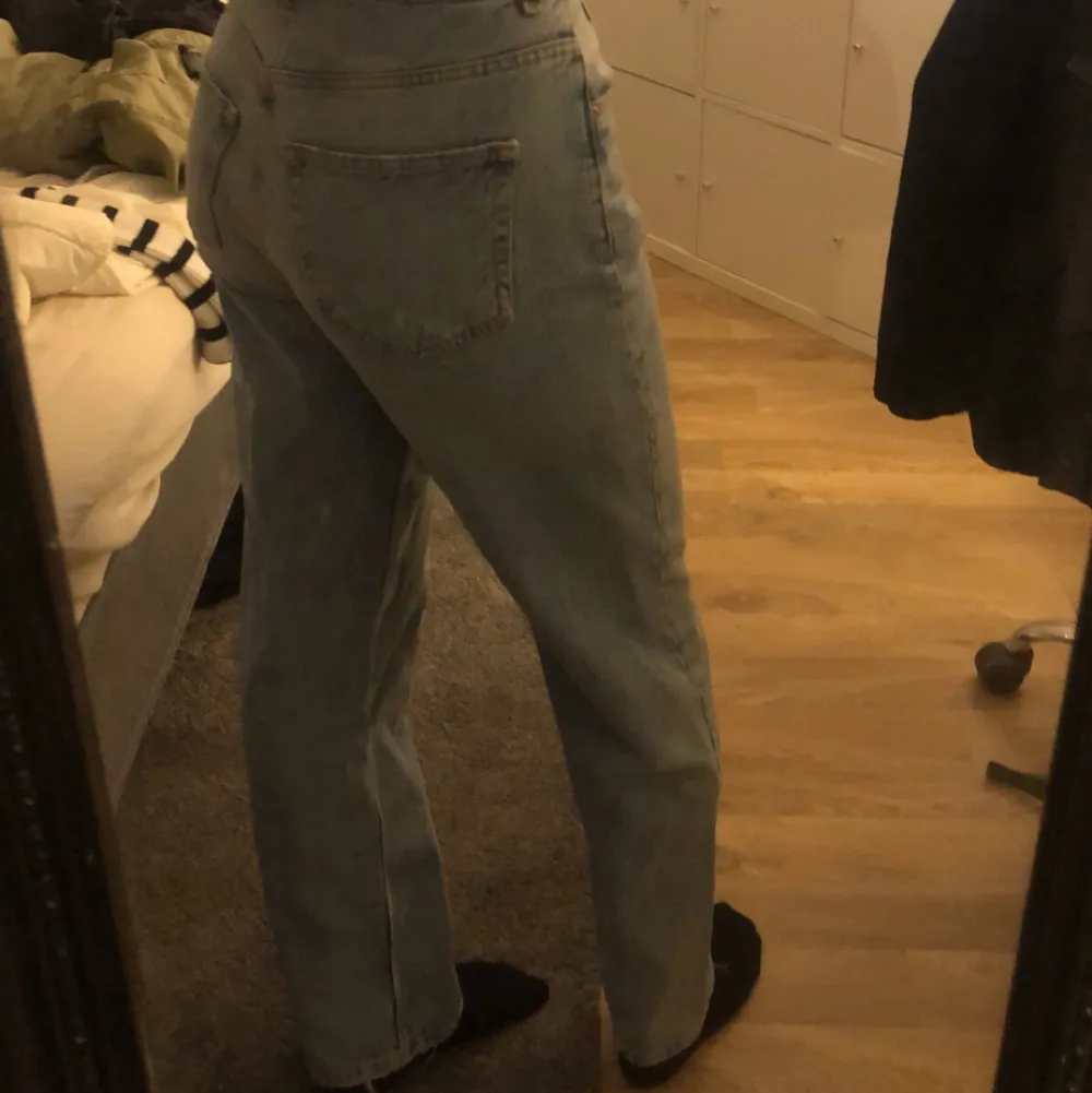 Säljer mina Gina jeans då dem inte kommer till användning, är 172 cm. Jeans & Byxor.