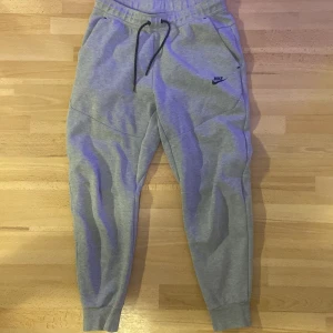 Storlek S - Använt några gånger men som nya. Storlek S 