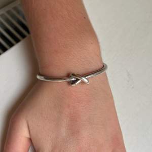 Sophie by Sophie armband i silver. 3300kr nypris.