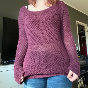 Virkad lila tröja i stl S - Virkad lila tröja från Cubus. Storlek S. Frakt 66 kr 🌿 Finns i Västerås! 