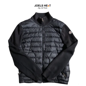 Moncler Cardigan  - Moncler Cardigan jacka, storlek: s/m, skick: 8/10 använd, pris 3400kr nypris 7400kr