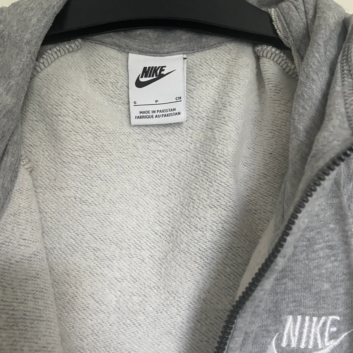 Grå nike kofta  - 90