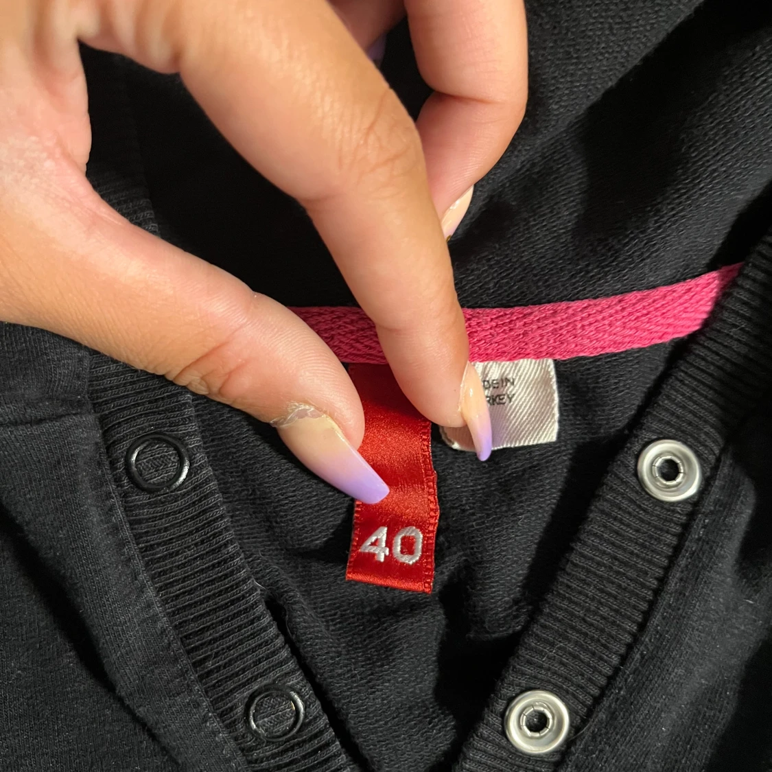 Kortärmad huvtröja  - 90