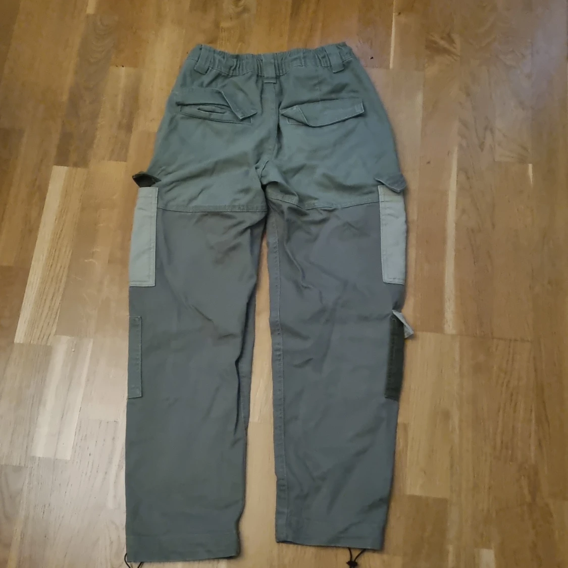 Gröna Cargobyxor - 90