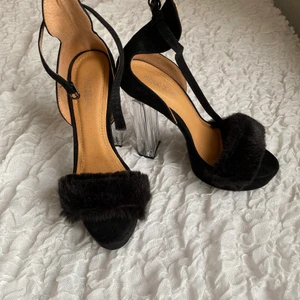 Klackar  - Från public Desire, använda 2 ggr strl 37