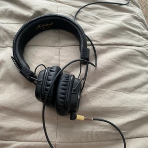 Hörlurar  - Nya Hörlurar använde de knappt 