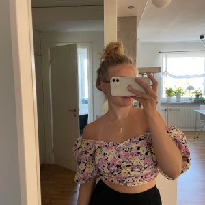 Gina tricot - Super fin sommar topp från gina tricot,endast använd 1 gång☺️