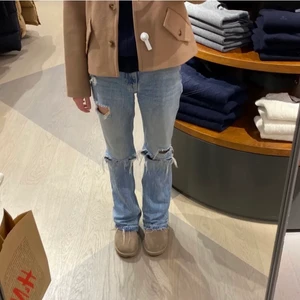 Bershka jeans  - Köpta på Plick men de var för stora för mig så säljer vidare. Superfina och inga skador, hör av er för fler bilder❤️