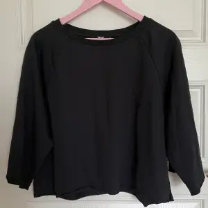 Black sweater from BikBok in size Medium. I bought this a long time ago and I’ve used it a couple of times but it’s still in great condition.✨