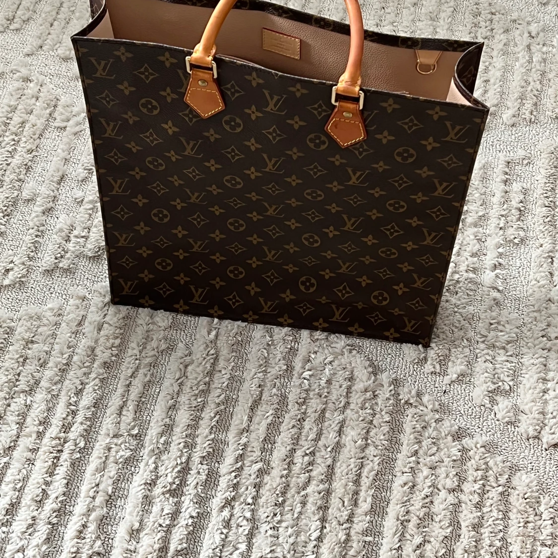 Louis Vuitton sac plat tote.