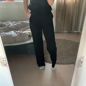 Helt oanvända  - Helt oanvända kostymbyxor från hm. 