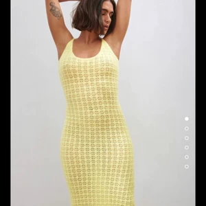 Zara klänning - Ursnygg stickad klänning som inte kommer till användning (säljer igen pågrund av oseriösa bud) storlek S och enbart testad! Köpt för 359kr säljer för 129kr+frakt, (är många intresserade blir det budgivning)