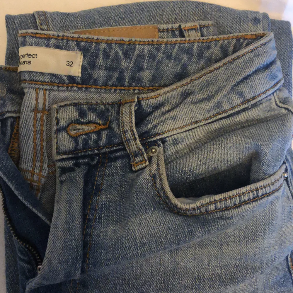 Raka jeans ifrån Gina tricot. Jeans & Byxor.