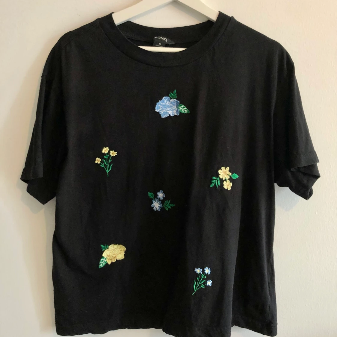 T-shirt med broderi - 90