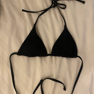 Bikinitopp - Knyt Storlek m liten i storleken xs/s Endast testad 