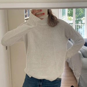 Tröja - Vit tröja från Ginatricot 