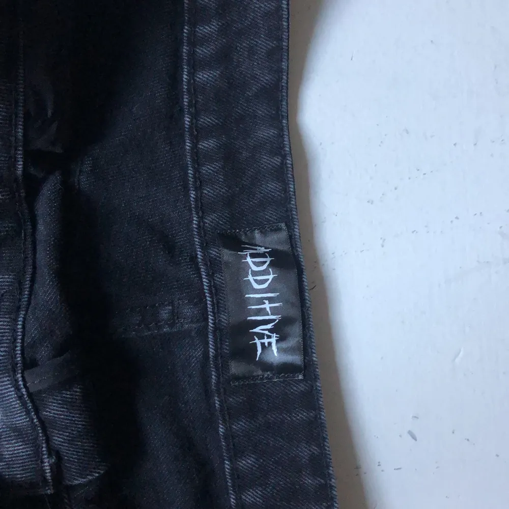 baggy pants worth 900kr barely used  good condition and quality. Jeans & Byxor.