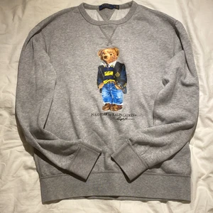 Polo bear by Ralph lauren - Ralph lauren tröja på original kostnad på 1800kr, inte många defekter alls.
