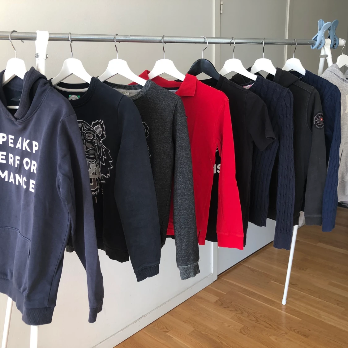 Tommy Hilfiger Röd långärmad piké stl12-14 - 91