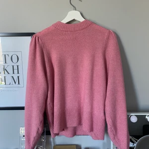 Rosa stickad tröja - En jätte fin rosa stickad tröja! Knappt använd