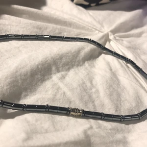 Halsband  - 💋bra skick och fint halsband💋aldrig använt💋