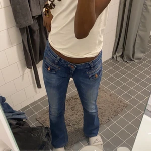 Mango Jeans - Nu säljer jag mina favorit jeans från mango! 💗 kom priv för fler frågor!💗💗