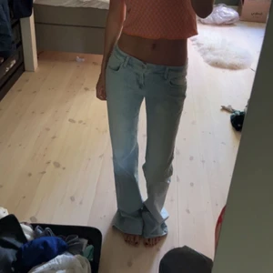 Lågmidjade jeans - oanvända supersnygga LTB jeans som är slutsålda överallt. Säljer då dem är förstora för mig i midjan. 