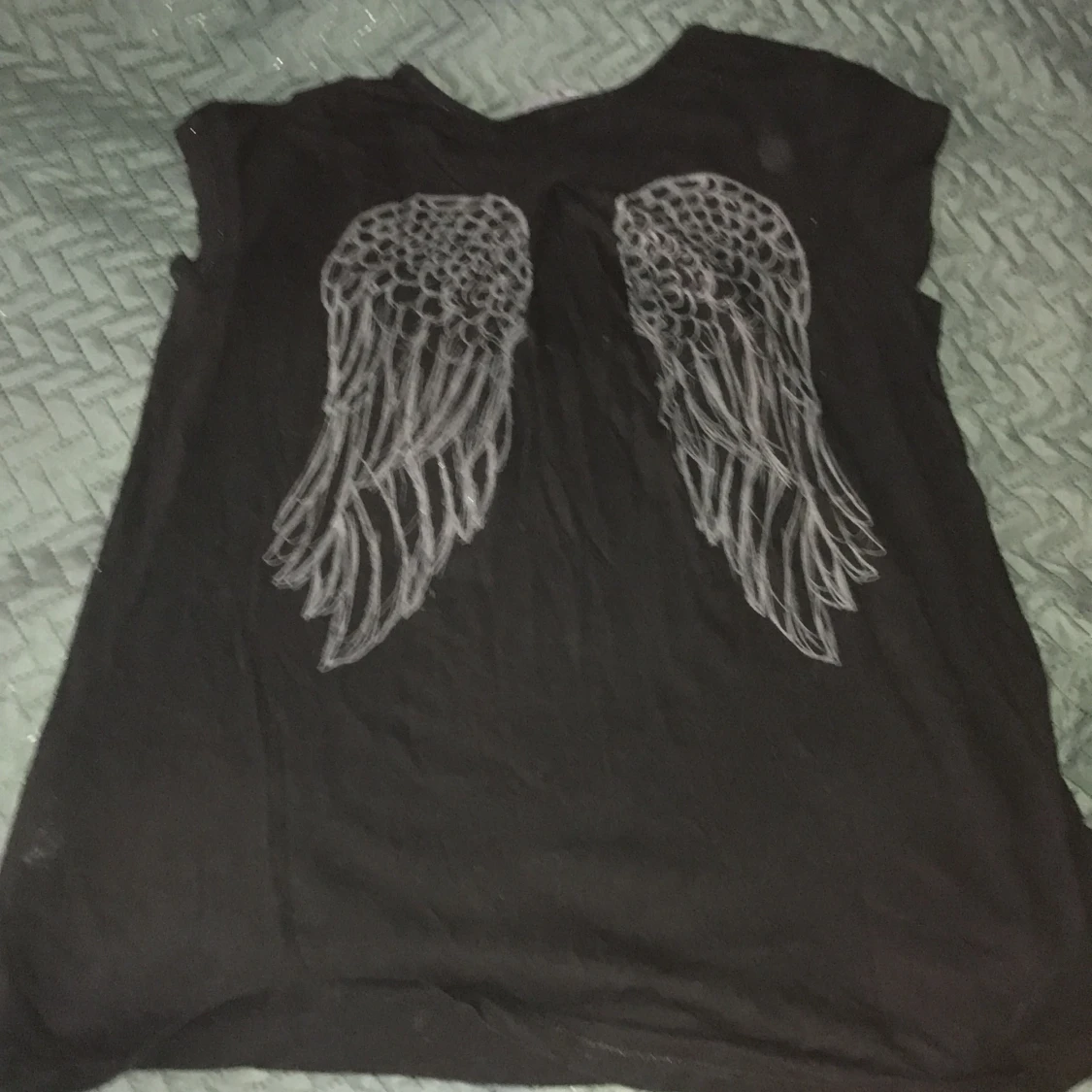 Tshirt med änglavingar  - 90