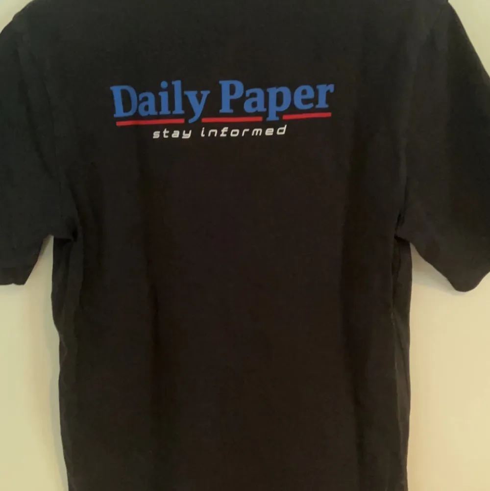 Oversize Daily paper tshirt i använt men felfritt skick.. T-shirts.