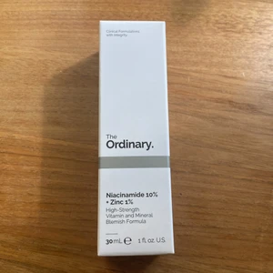 The ordinary niacinamide 10% + zink 1% - Råkade köpa fel så säljer då jag redan har 2 st. Köpte för 99kr, säljer för 50kr + 29kr frakt (79kr) eller mötas i Uppsala/Enköping/Bålsta 