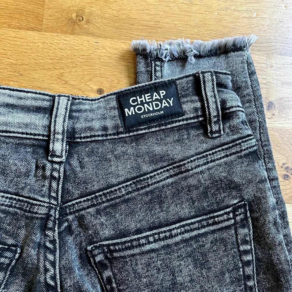 Ett par skitsnygga jeans från Cheap Monday. Har tyvärr växt ur dem.. Jeans & Byxor.
