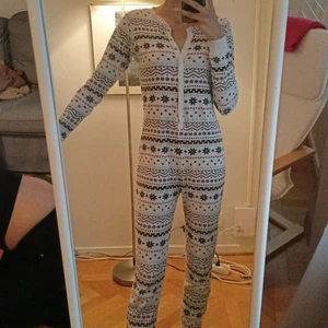 Cubus - Säljer min fina jumpsuit som passar till vintern. Har använt den förra året men nu ligger den bara i garderoben 