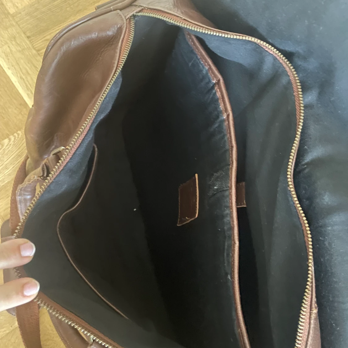 Retro leather duffel bag - 91