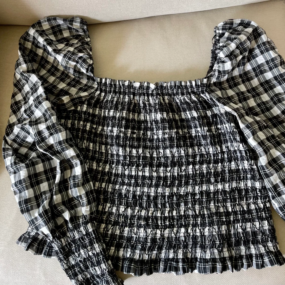 Tröja med puffärm - 91