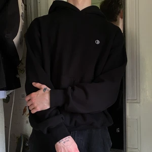 Polar Skate Co Hoodie - Fin Polar hoodie, väldigt heavyweight storlek Medium, fint skick och inga defekter! Kan skicka fler bilder, rökfritt hem.