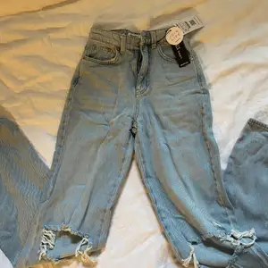 Jätte fina blåa jeans. Fick som present men var tyvärr fel storlek så säljer dem. Har endast provat på så de är helt nya.
