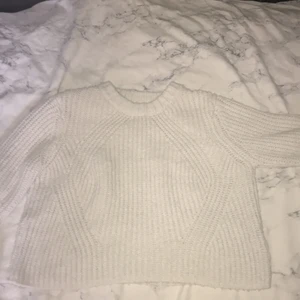 Stickad tröja - Stickad tröja 